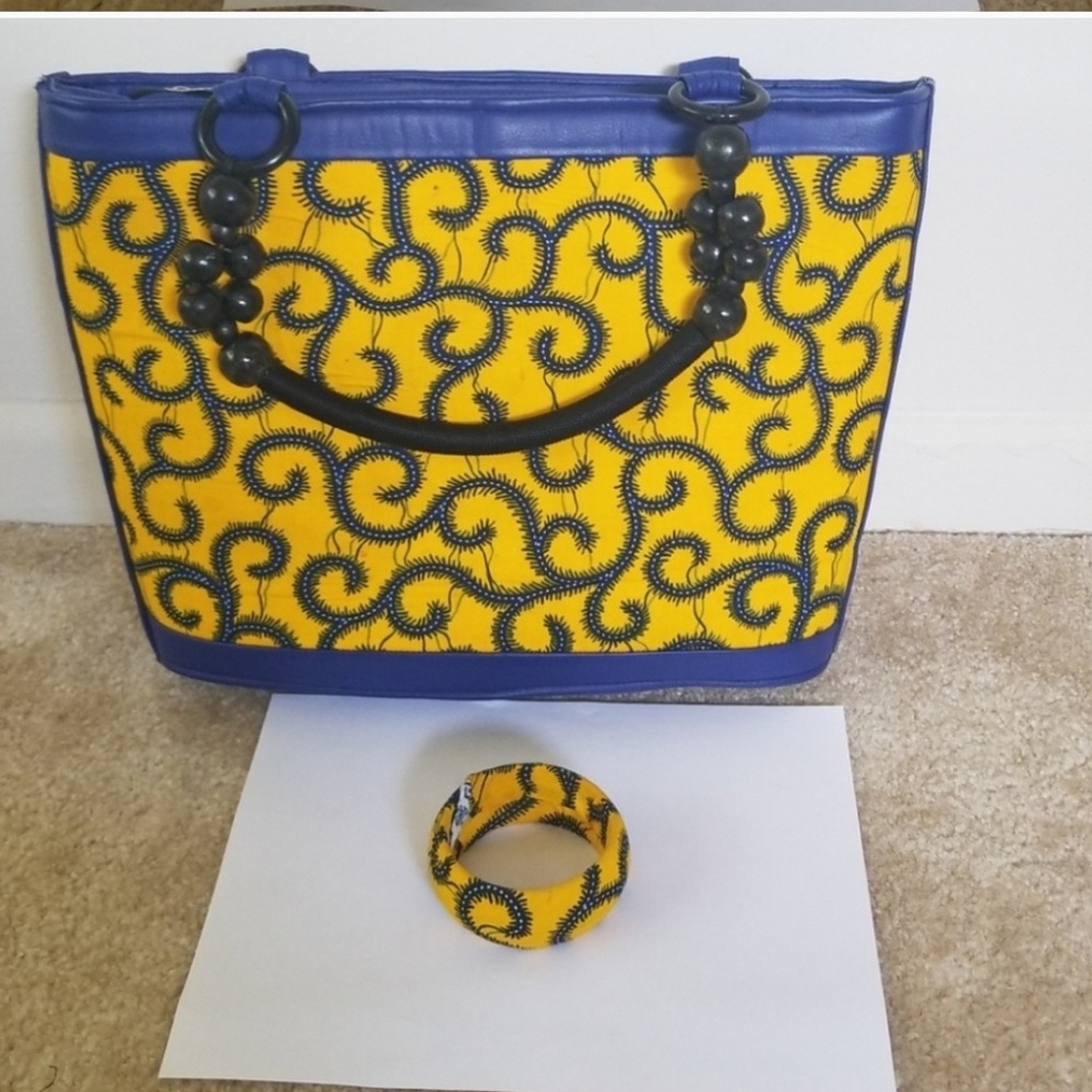 Beautiful African print bag with bangle